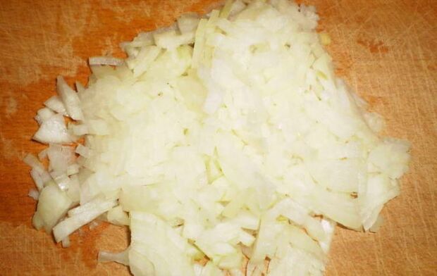 Chopped onion will help restore the healthy appearance of your nails.